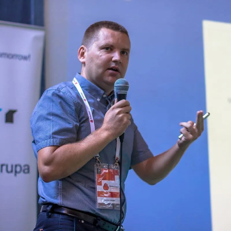 Naslovna fotografija uz članak: KAKO POSTATI JUNIOR JAVA DEVELOPER?